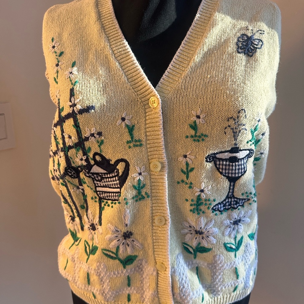 Koret Cream Floral Embroidered Vest